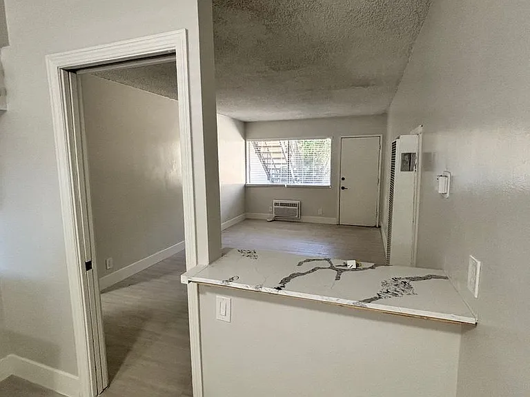 6809 Baird Ave — Photo 4