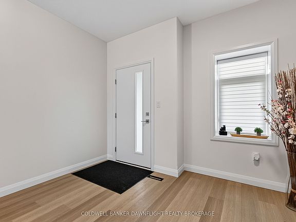 5th image of 592 Albert St