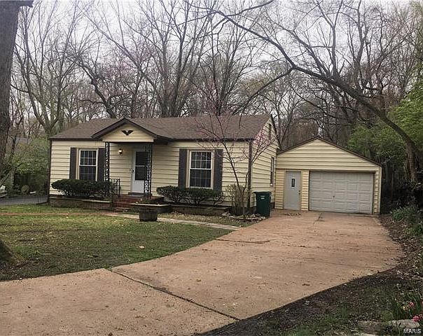 1st image of 901 Trellis Ln