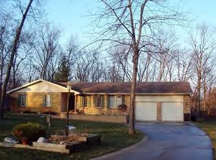 1932 Venus Ct, Decatur, IL 62526