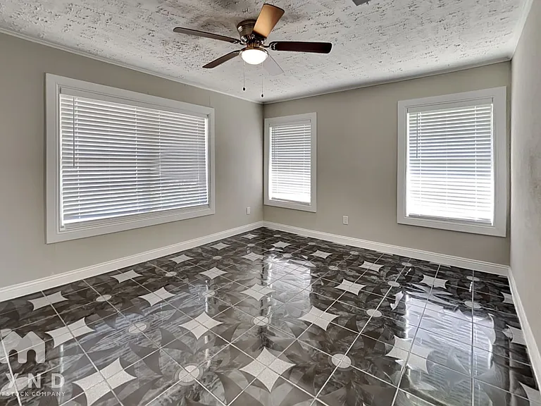 101 Live Oak St — Photo 10