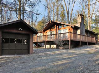 160 Indian Dr, Greentown, PA 18426