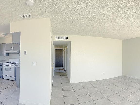 4th image of 700 S Corcoran Ave
