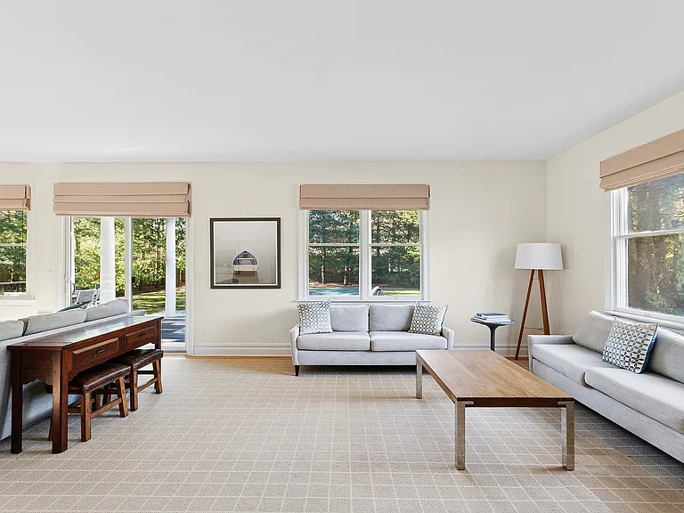 18 Cowhill Ln — Photo 4