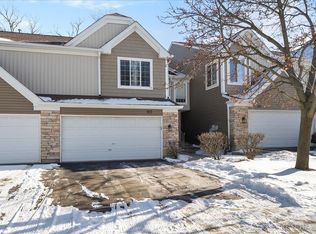 103 Locksley Dr, Streamwood, IL