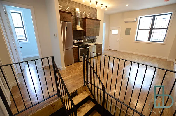 Rented by Miron Realty Group | media 7