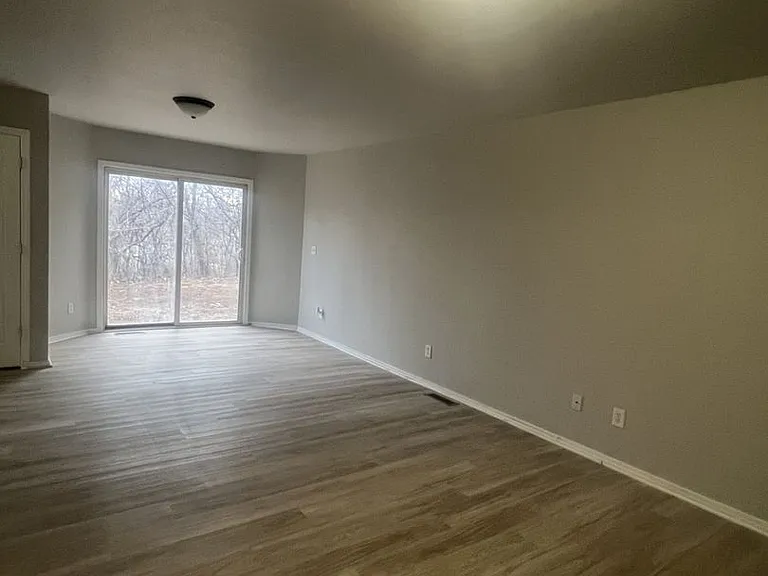 2216 E 8th St #1-4 — Photo 3