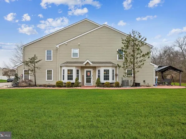 52 Stokes Rd, Mount Laurel, NJ 08054