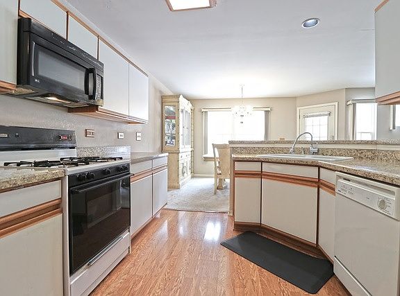 3rd image of 7138 Buchanan Dr
