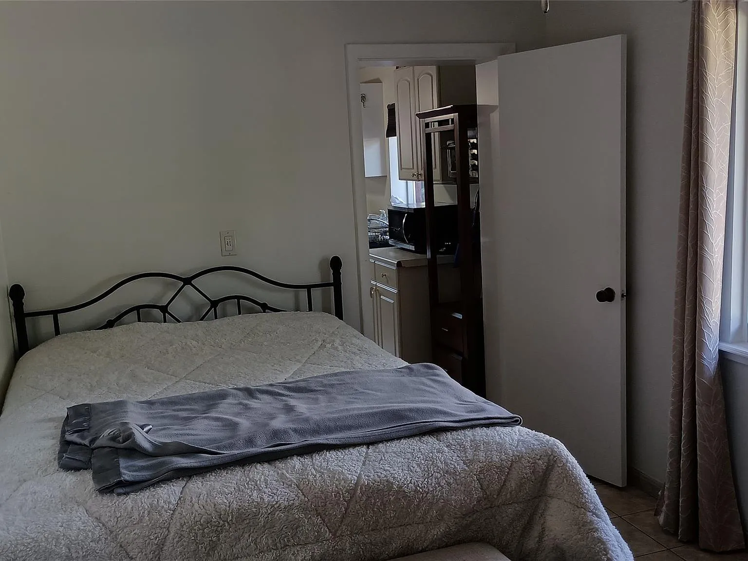 1 bed, 1.0 bath, 650 sqft, $2,500 — Photo 3
