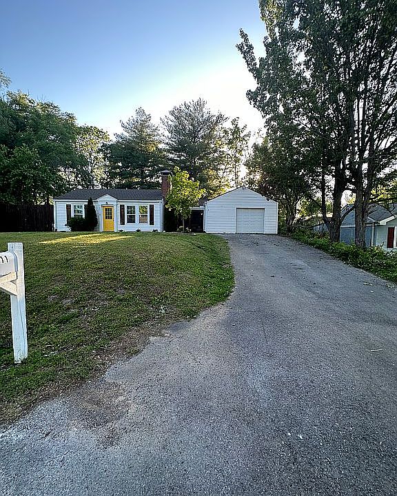 1st image of 2811 Druid Dr