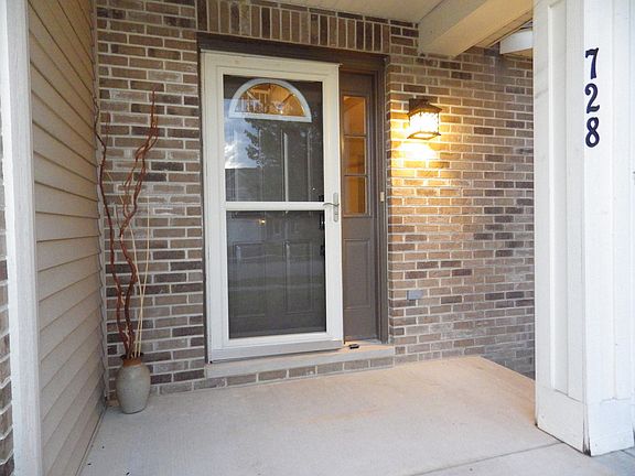 3rd image of 728 Oakwood St