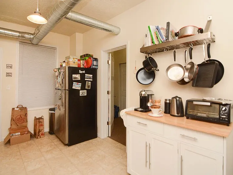 3520 N Lincoln Ave #1 — Photo 3