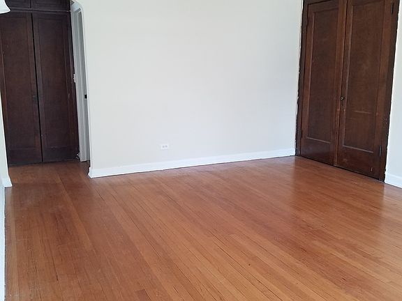 4th image of 572 Forsythe Ave APT 3