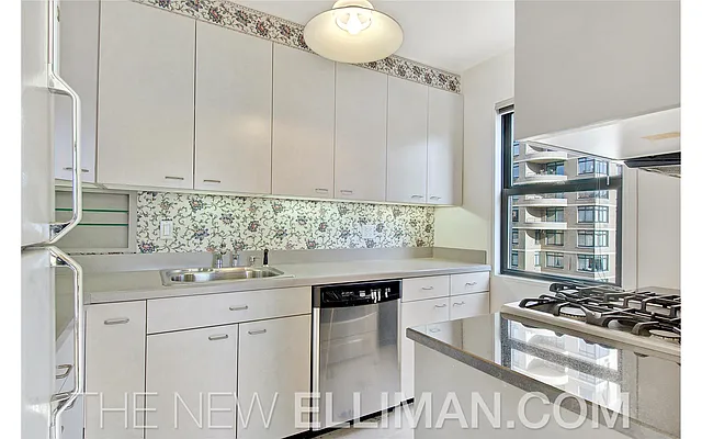 Sold by Douglas Elliman | media 4