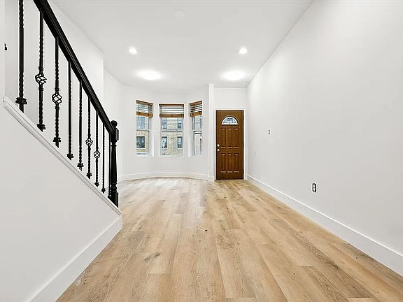 3rd image of 434 Fairmount Ave