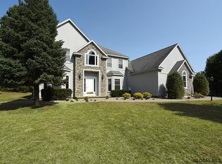 38 Devonshire Way, Halfmoon, NY 12065