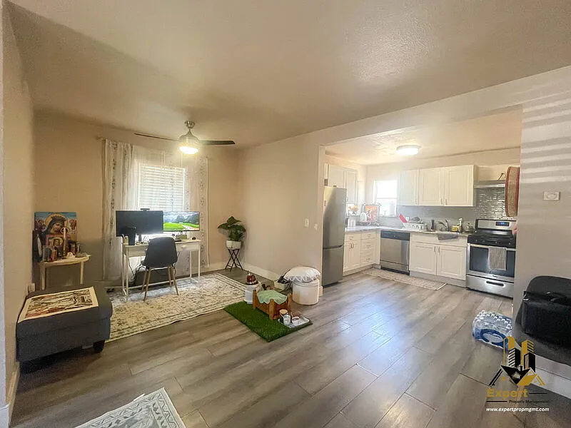 2 bed, 1.0 bath, 848 sqft, $1,895 — Photo 4
