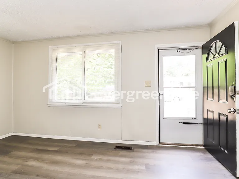 2725 Teresa Ave — Photo 3