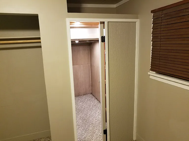 1403 E Coeur D Alene Ave — Photo 3