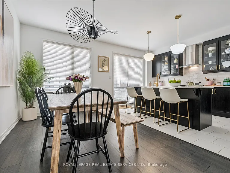 78 Huguenot Rd — Photo 8