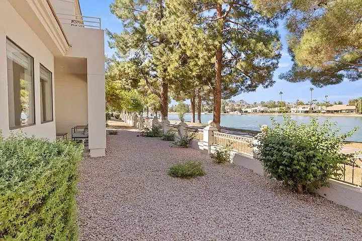 Miles of walkways along the lake and adjacent golf courses await you...