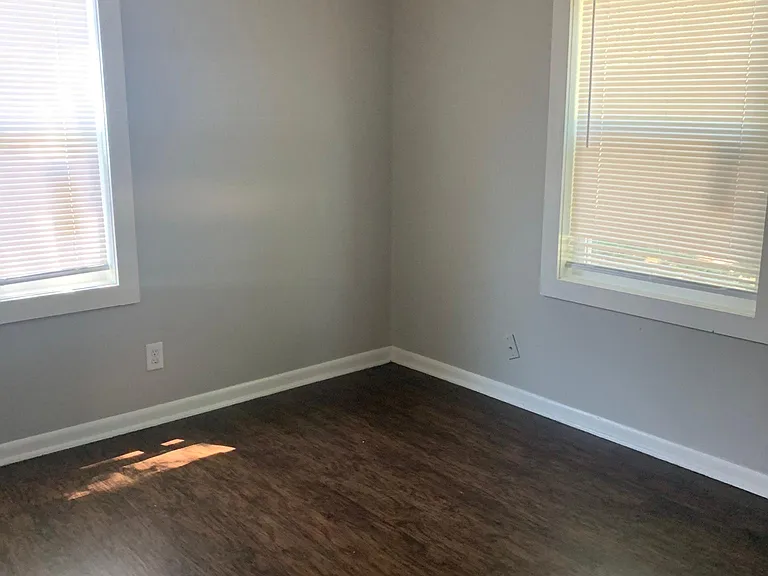406 N Cedar St — Photo 8