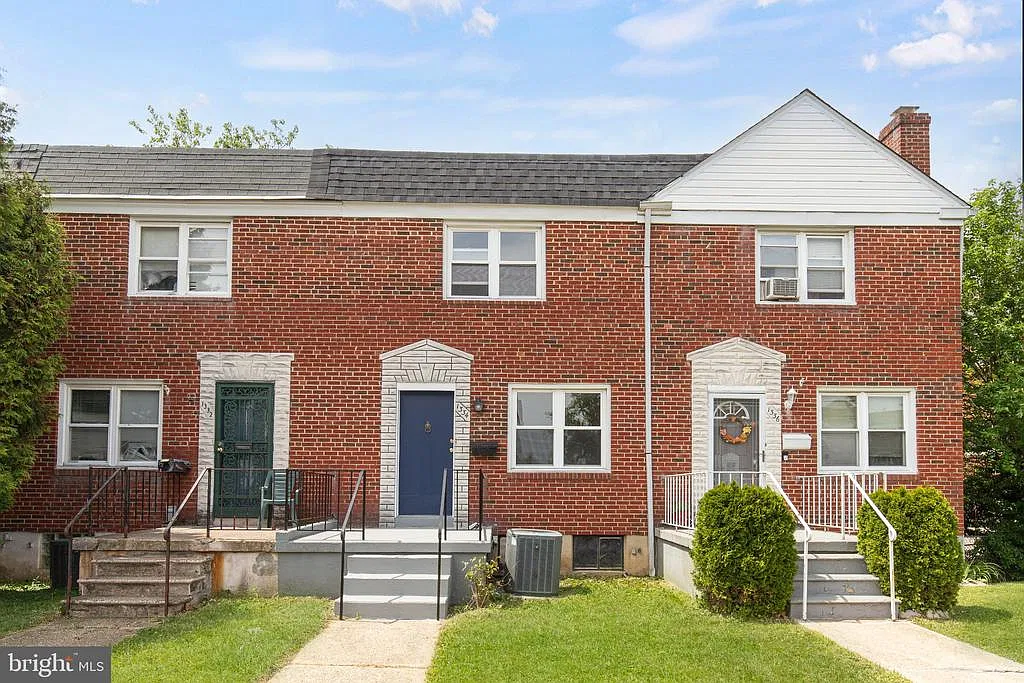 3 bed, 1.5 bath, 1120 sqft, $2,200 — Photo 1