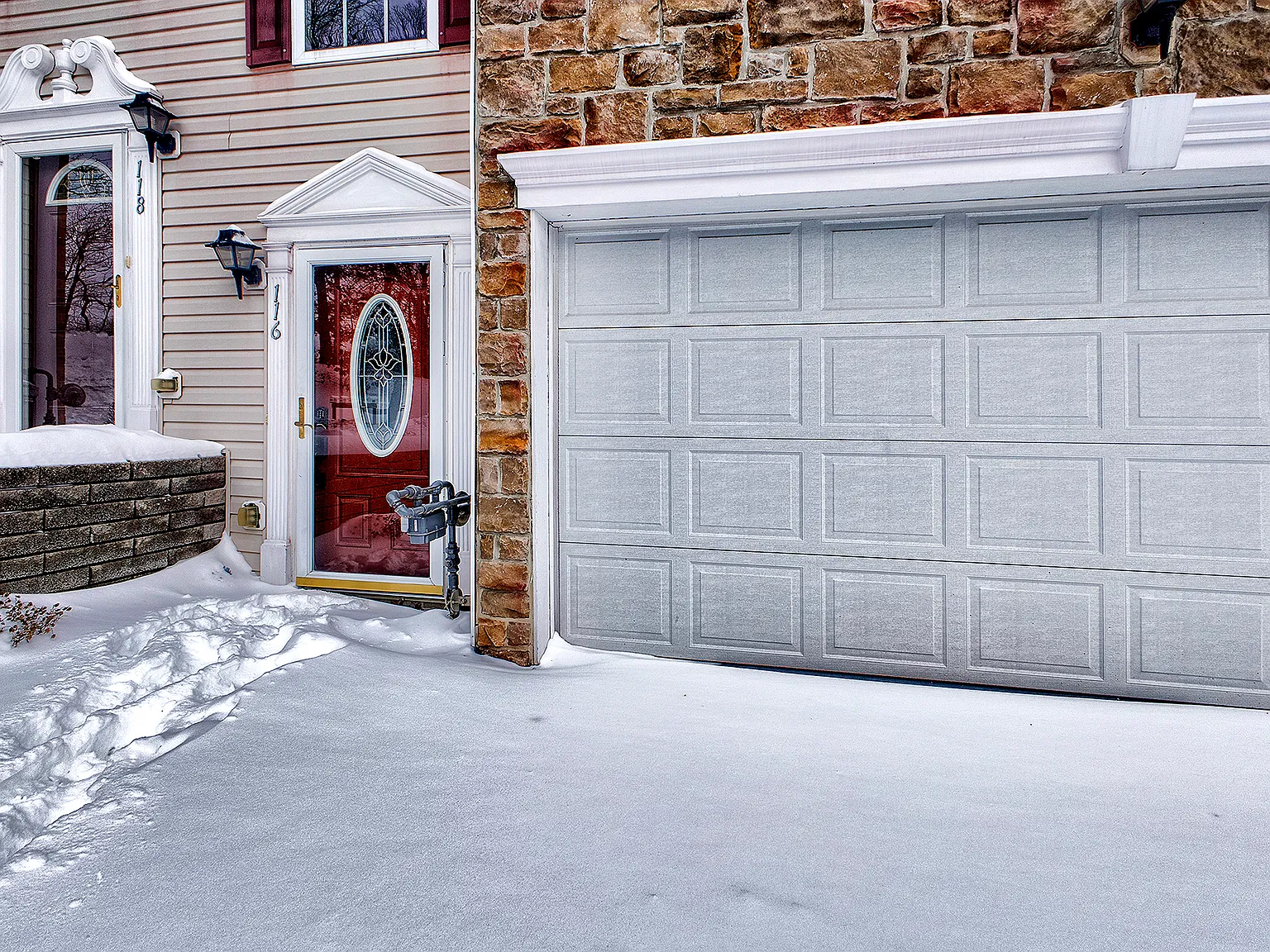 3 bed, 2.5 bath, 1344 sqft, $2,700 — Photo 3