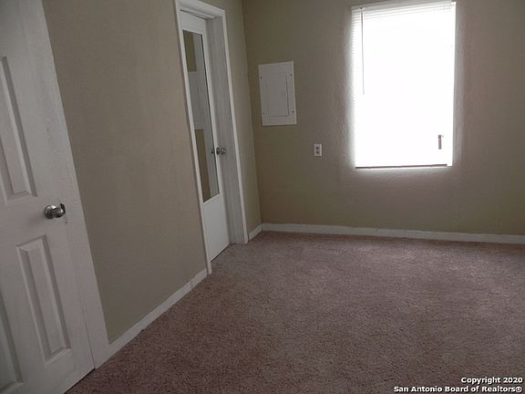 4th image of 726 SW 37th St