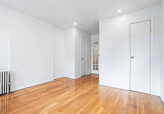 2nd image of 723 11th Ave #4D