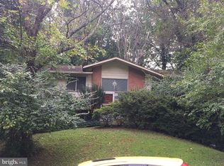 5208 Stonington Dr, Fairfax, VA 22032