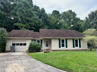 255 Bayberry Ct, Jacksonville, NC 28540