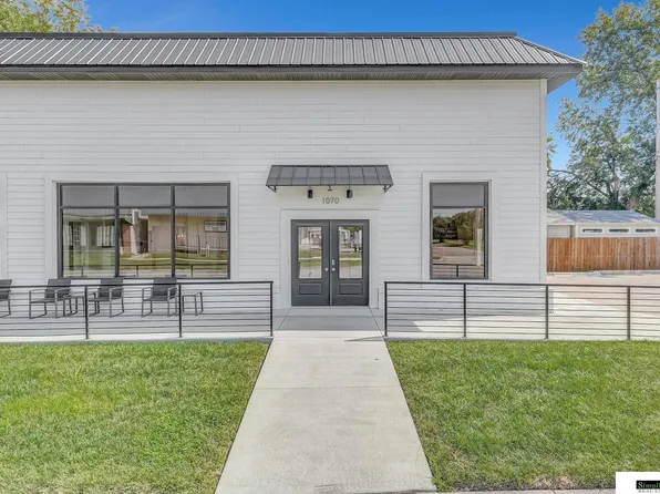 1070 N 33rd St, Lincoln, NE 68503