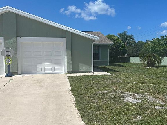 3rd image of 1749 SE Ryecroft Court N