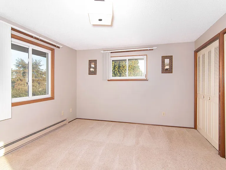 906 S McDonald Rd — Photo 7
