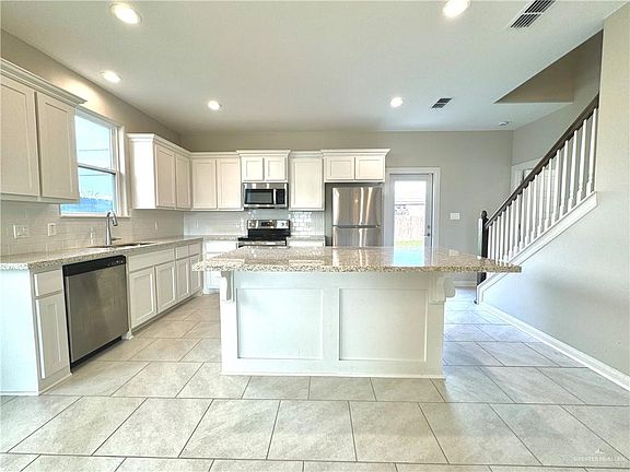 4th image of 511 S Tecate Dr