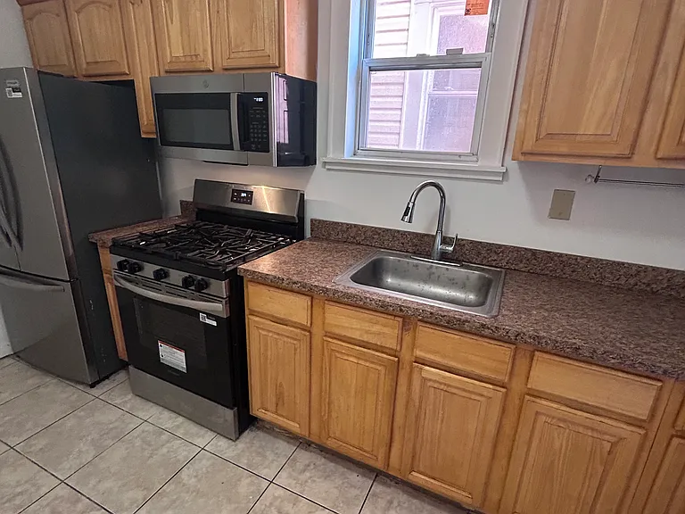 636 E 230th St #1 — Photo 3
