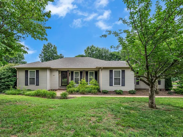 801 Douglas Dr, Lawrenceburg, TN 38464