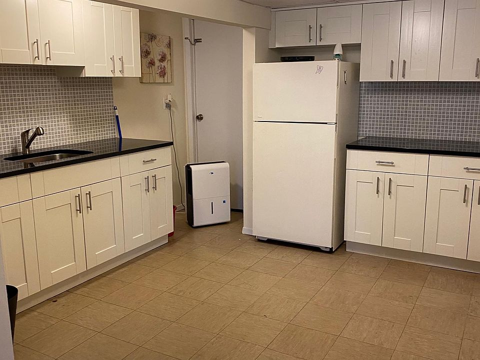 1st image of 44 Summit St