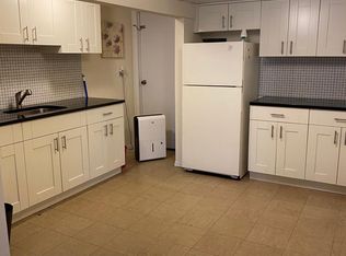 44 Summit St, Plainview, NY 11803