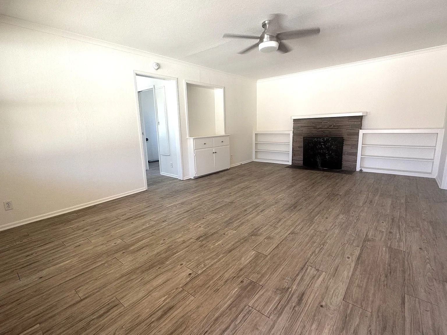 2 bed, $3,275 — Photo 2