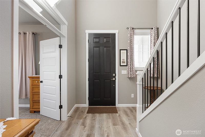 3rd image of 306 N Towhee Street