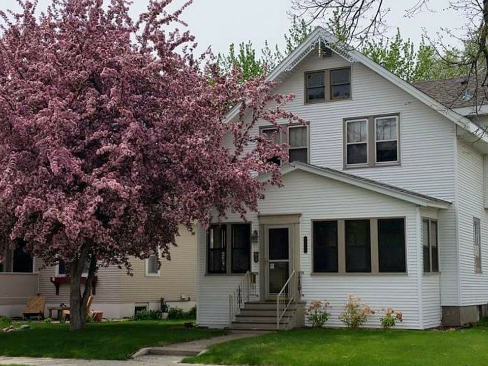 1st image of 701 McKinley Pl S