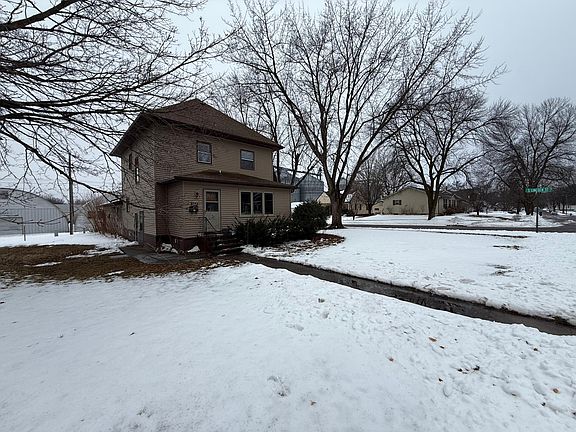 3rd image of 402 E Flynn St