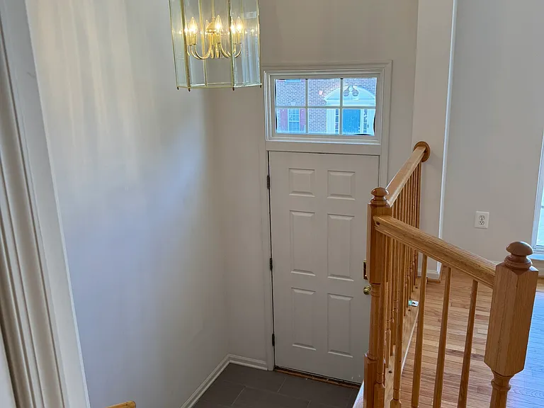 2743 Manhattan Pl — Photo 34
