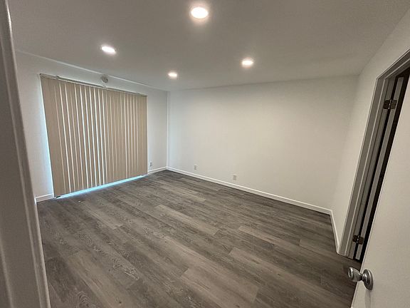 4th image of 917 Kenwood St APT 4