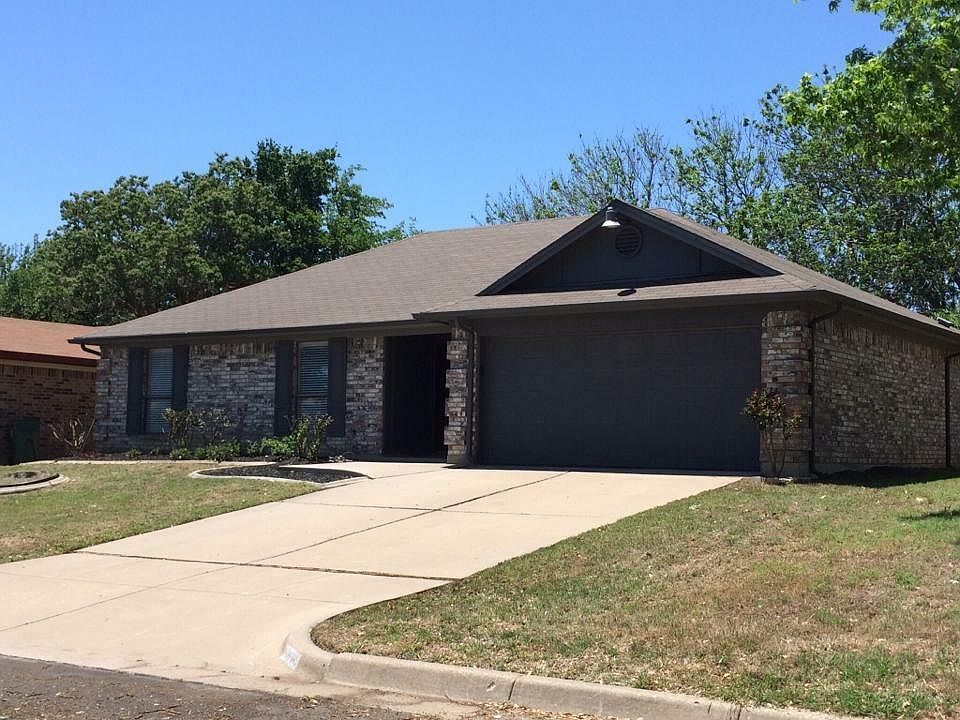 1st image of 4912 Green Hollow Dr