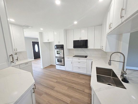 5th image of 9734 Clanton St