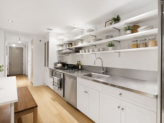 4th image of 110 Livingston St APT 7N